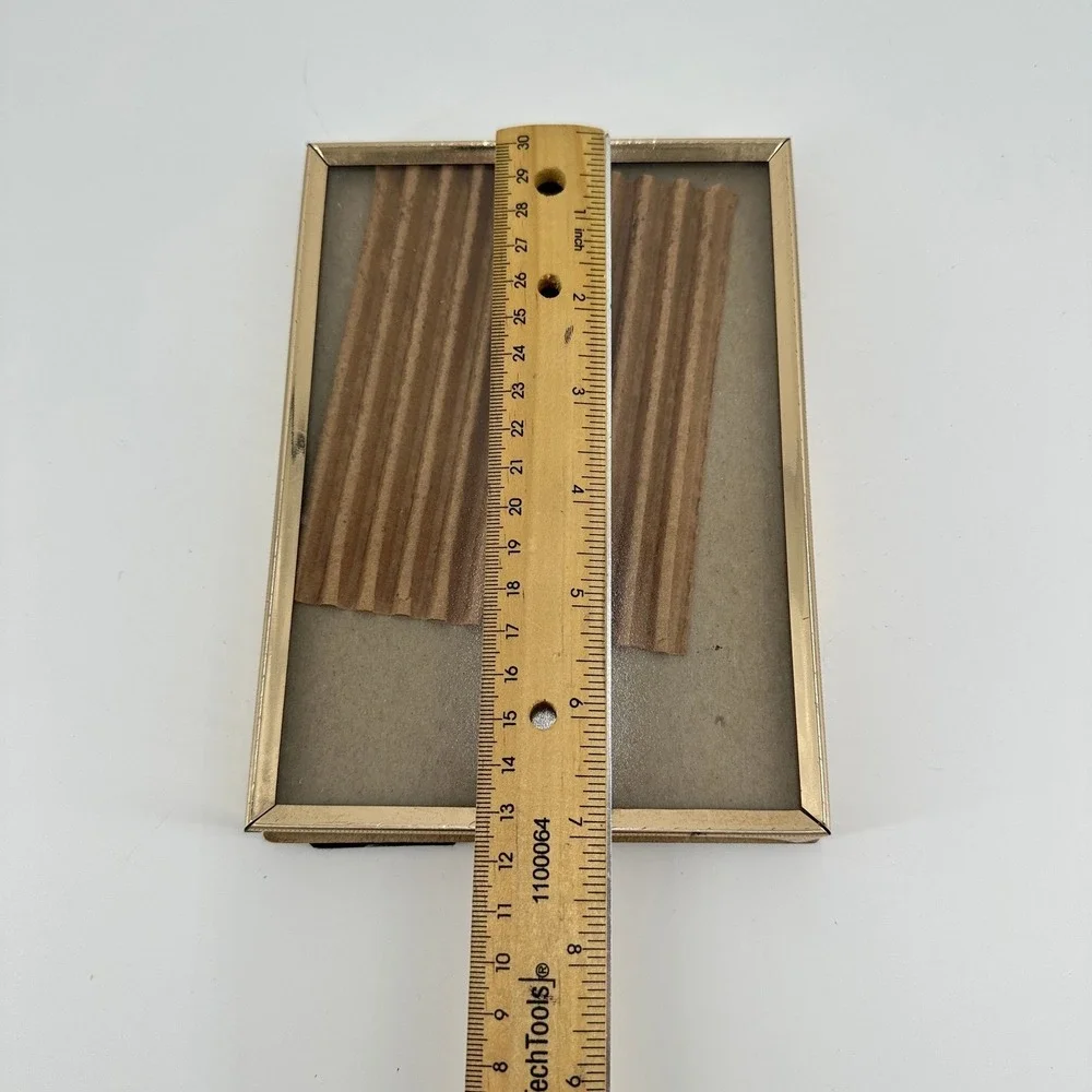 Vintage Intercraft Gold Tone Etched Metal 5x7 Tabletop Picture Frame Chevron